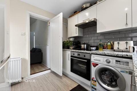 3 bedroom end of terrace house for sale, Lynton Road, Croydon