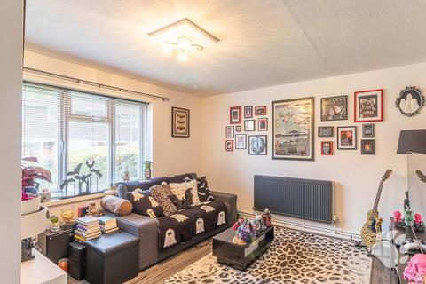 1 bedroom maisonette for sale, Cross Green, Basildon SS16