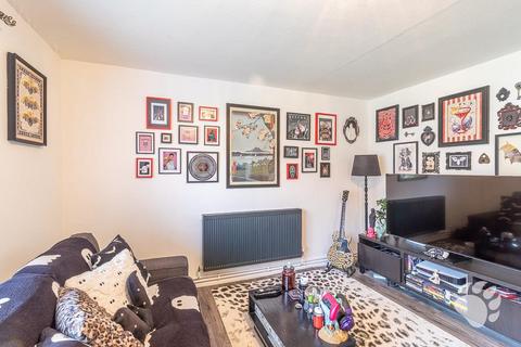 1 bedroom maisonette for sale, Cross Green, Basildon SS16