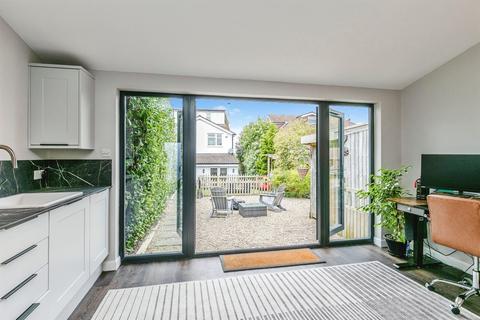 undefined, Memorial Road, Hanham, Bristol