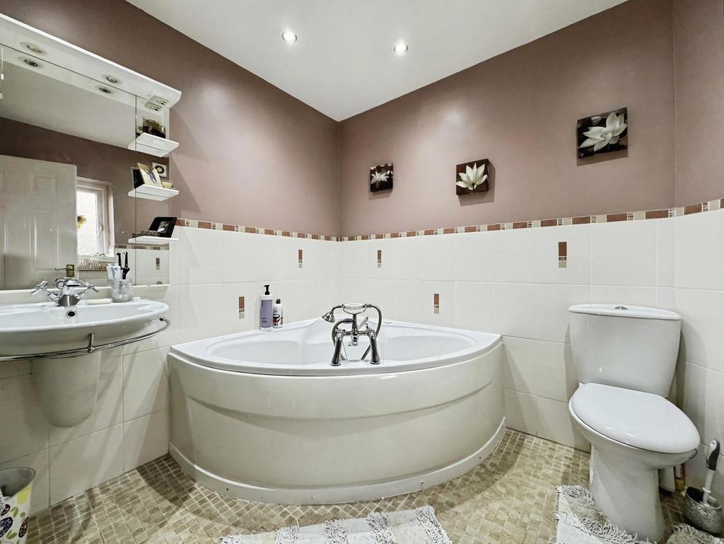 Ensuite Bathroom