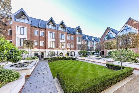 Noel Square, Teddington TW11