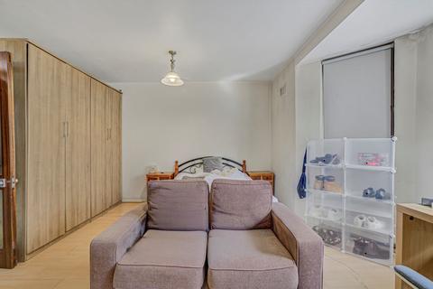 undefined, Cromwell Road, London SW5