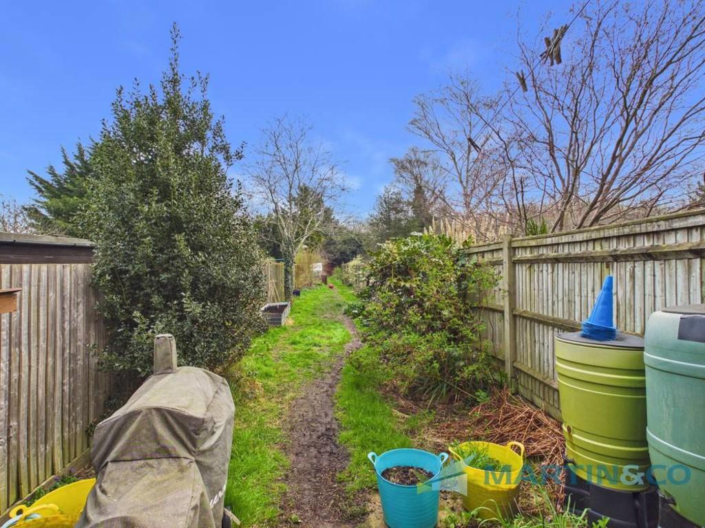 CAM02145 G0-PR0098-STILL009-thumbnail-h750-70