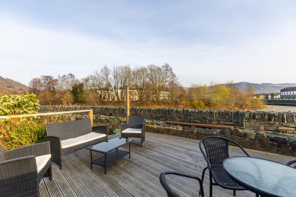Rear Decking Area