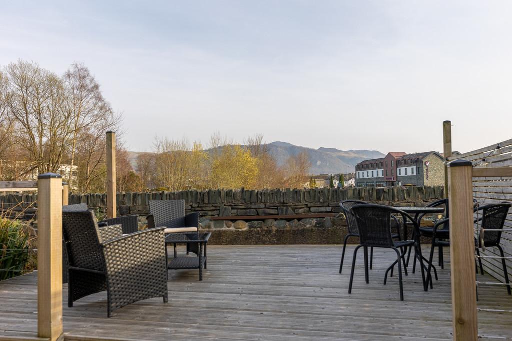 Rear Decking Area