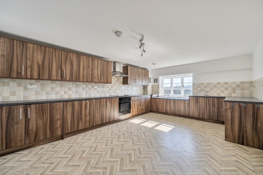 1433056-6-69bab6613af95