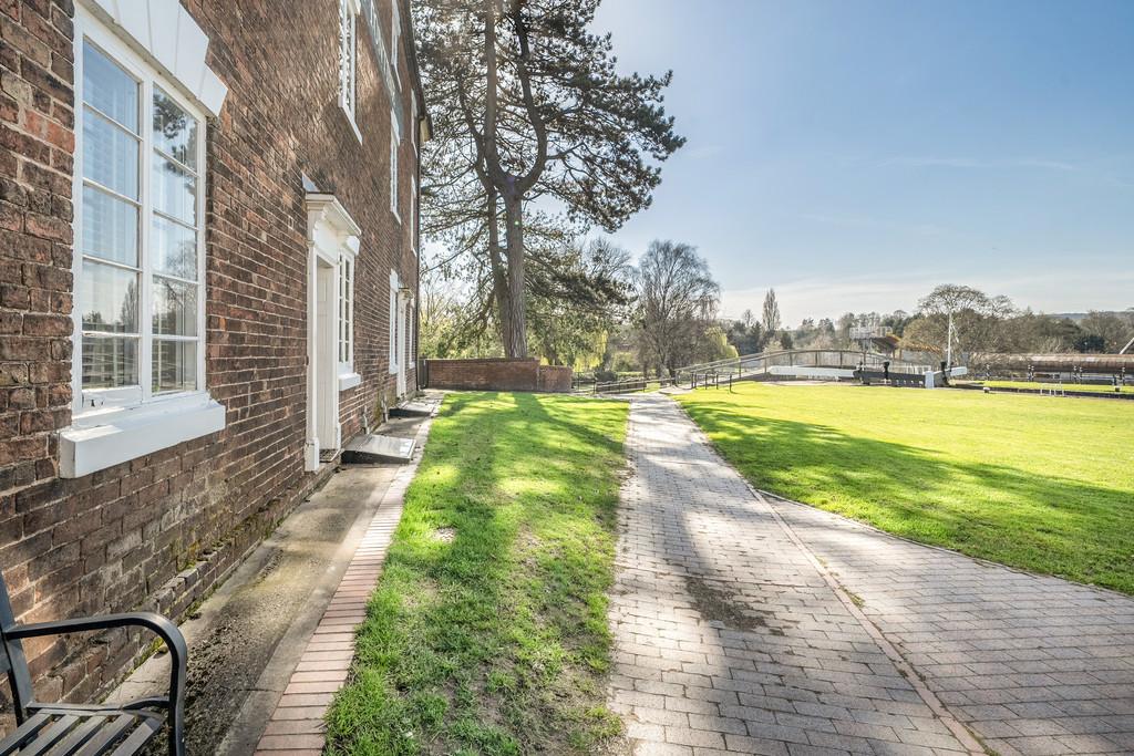 1433056-17-69bab9ee57f3d