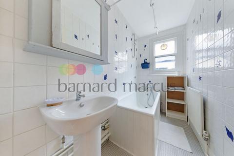 3 bedroom flat to rent, Parchmore Road, THORNTON HEATH