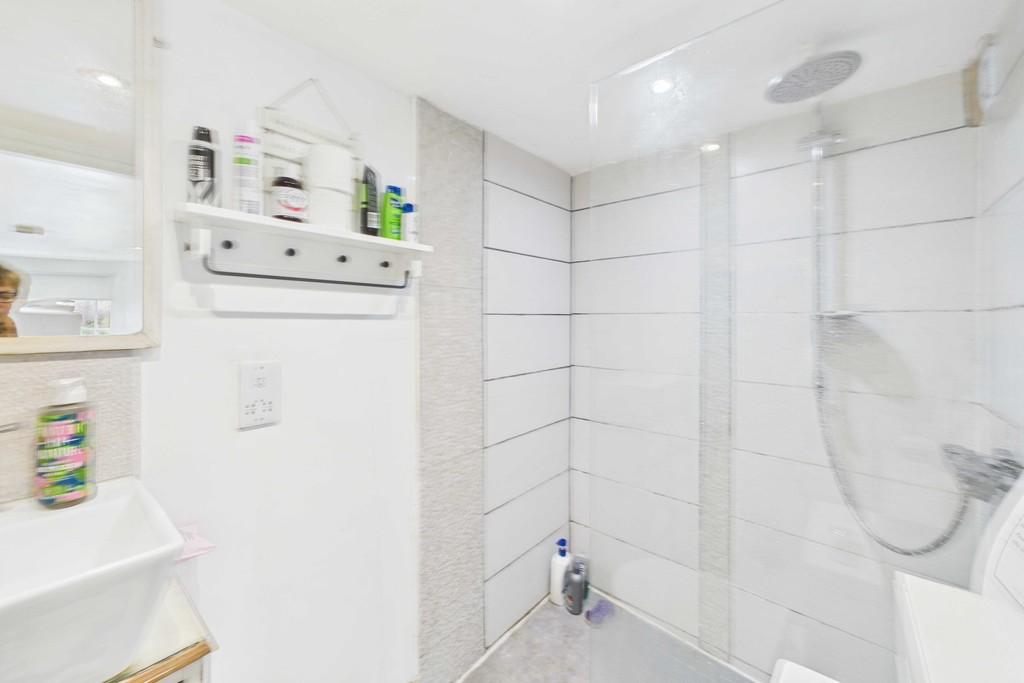 Annexe Shower Room