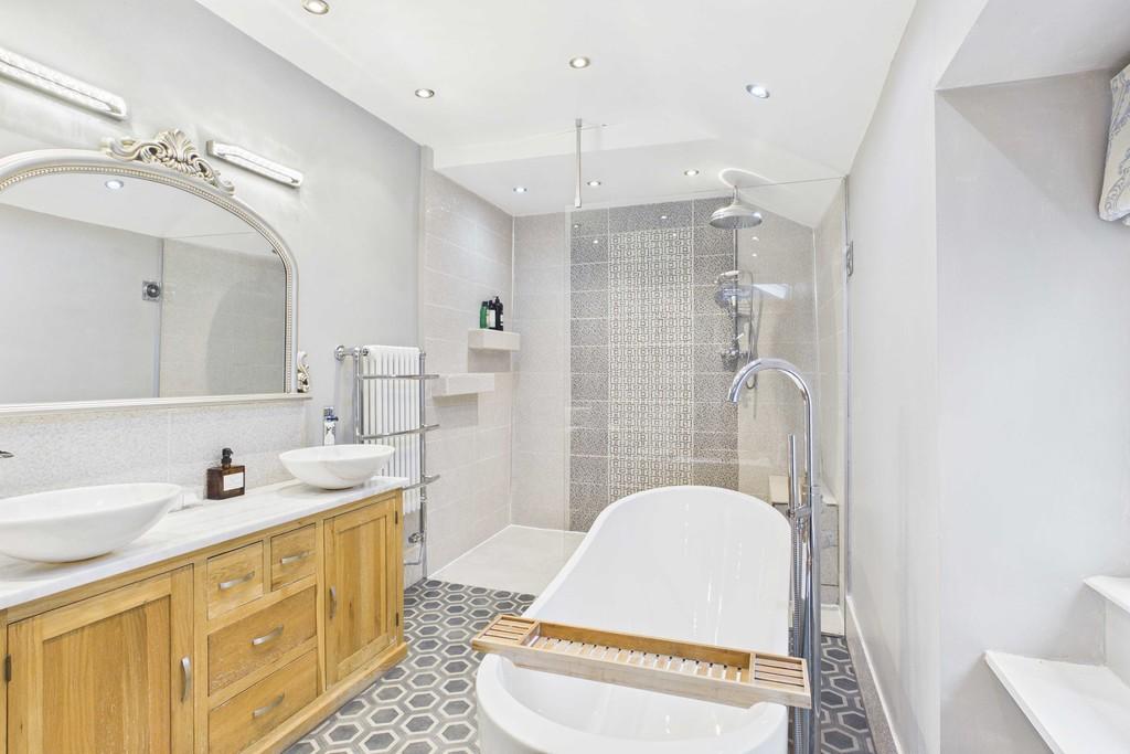 Bedroom 1 En-Suite Bathroom
