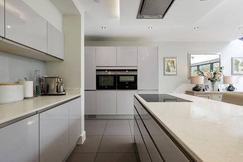 undefined, Chestnut Avenue, Guildford, Surrey, GU2