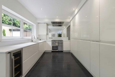 3 bedroom house to rent, Landsdown Close, Barnet EN5
