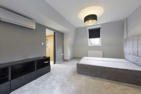 3 bedroom house to rent, Landsdown Close, Barnet EN5