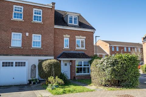 4 bedroom end of terrace house for sale, Bintley Drive, Pocklington