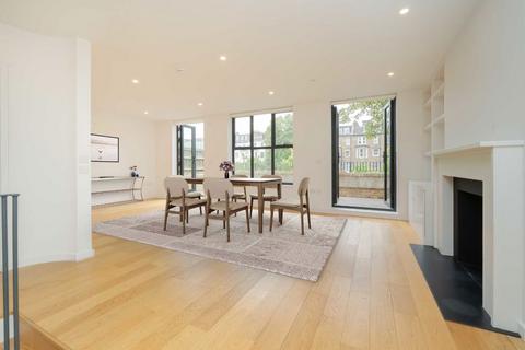 5 bedroom house to rent, Russell Gardens Mews, London W14