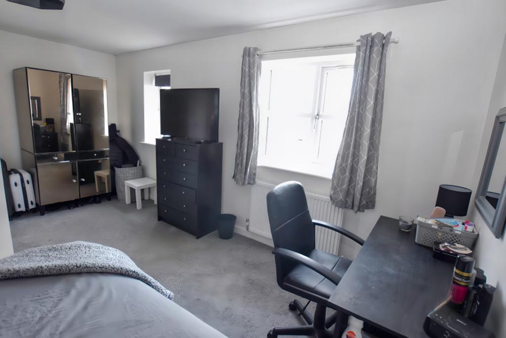 Bedroom 1b