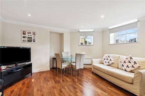 2 bedroom flat to rent, Gilmore House, London SW4