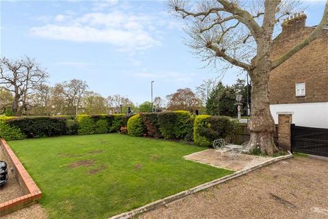 2 bedroom flat to rent, Gilmore House, London SW4