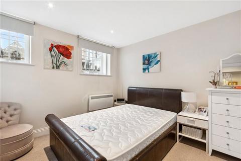 2 bedroom flat to rent, Gilmore House, London SW4