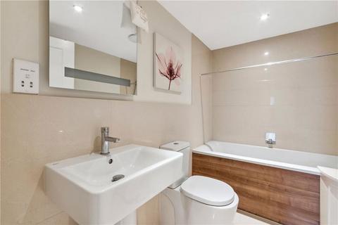 2 bedroom flat to rent, Gilmore House, London SW4
