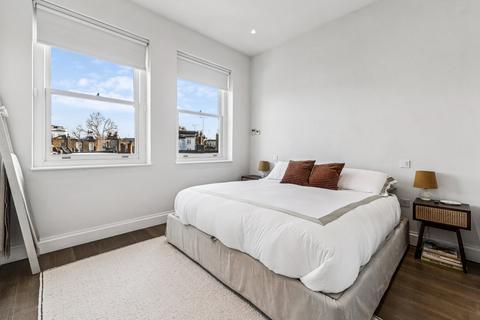 2 bedroom flat to rent, Pembridge Crescent, London