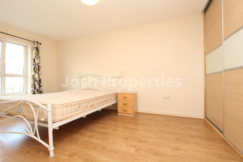 2 bedroom flat to rent, Westferry Road, London E14