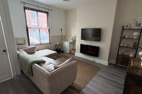 3 bedroom end of terrace house to rent, Severn Street, Lancashire WN7