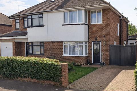 4 bedroom semi-detached house to rent, Ditmas Avenue, Bedford MK42