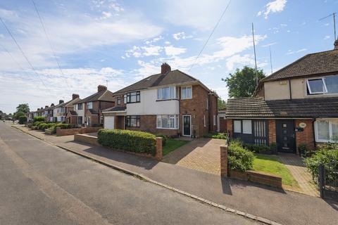 4 bedroom semi-detached house to rent, Ditmas Avenue, Bedford MK42