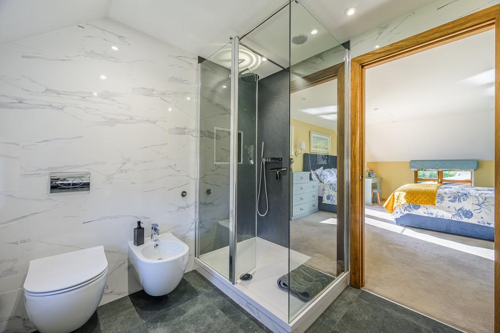 En-Suite to Principal Bedroom