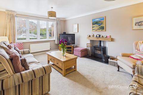 5 bedroom detached house for sale, Thompson Close, East Leake