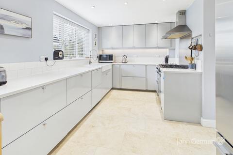 5 bedroom detached house for sale, Thompson Close, East Leake