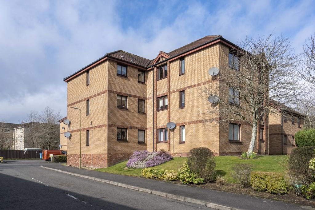 04 - Exterior 47 South Loch Park, Bathgate, EH48 2