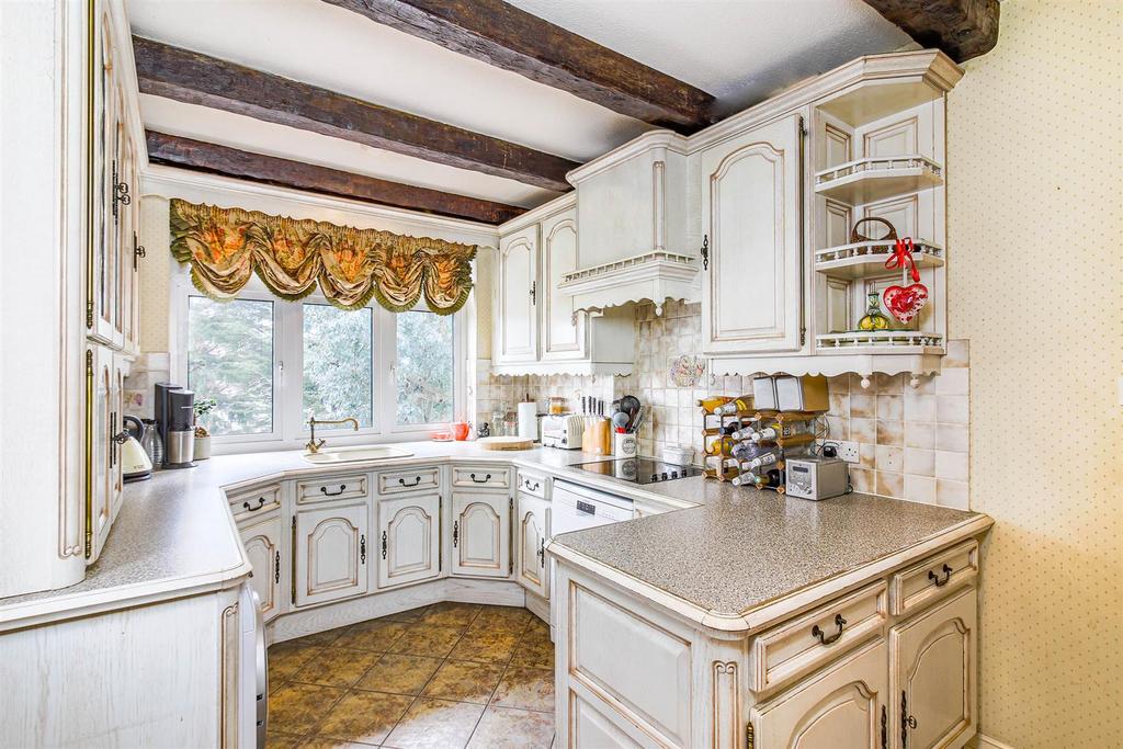 Kitchen (1 of 1).jpg