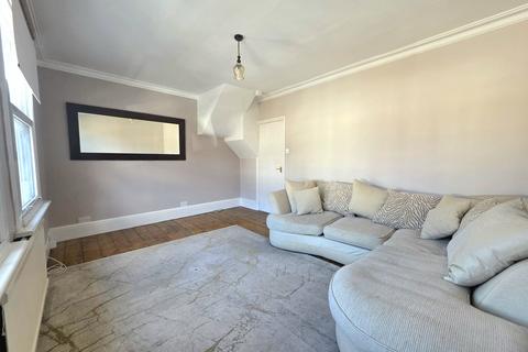 2 bedroom flat to rent, Springfield Road, Harrow