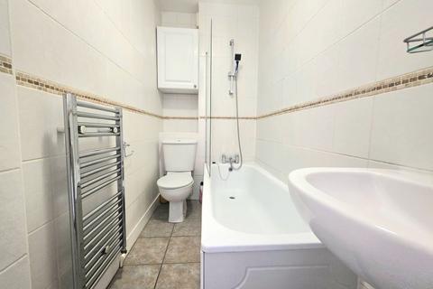 2 bedroom flat to rent, Springfield Road, Harrow