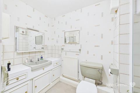2 bedroom ground floor flat for sale, Gledhill Park, Tamworth Road, Lichfield