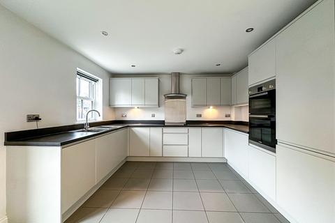 3 bedroom end of terrace house to rent, Kym Road, St. Neots PE19
