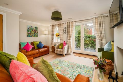 3 bedroom townhouse for sale, 14, Black Swan Yard, Helmsley, YO62 5ES