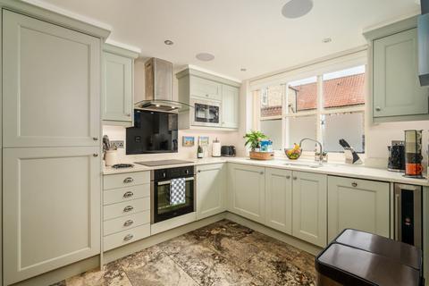 3 bedroom townhouse for sale, 14, Black Swan Yard, Helmsley, YO62 5ES
