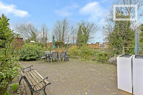 undefined, Leaview, Waltham Abbey