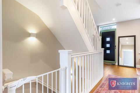 3 bedroom end of terrace house for sale, Victoria Road, London, N9