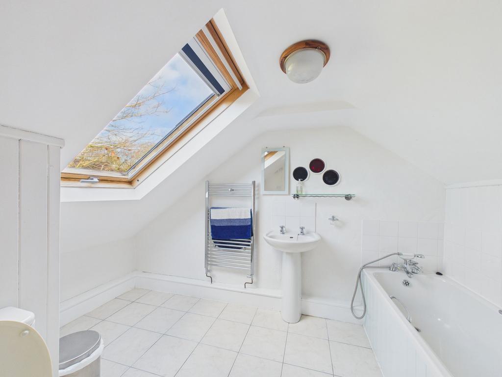 En Suite Bed 2 (Ty Gwartheg)