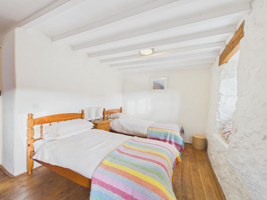 Bedroom 2 (Ysgubor)
