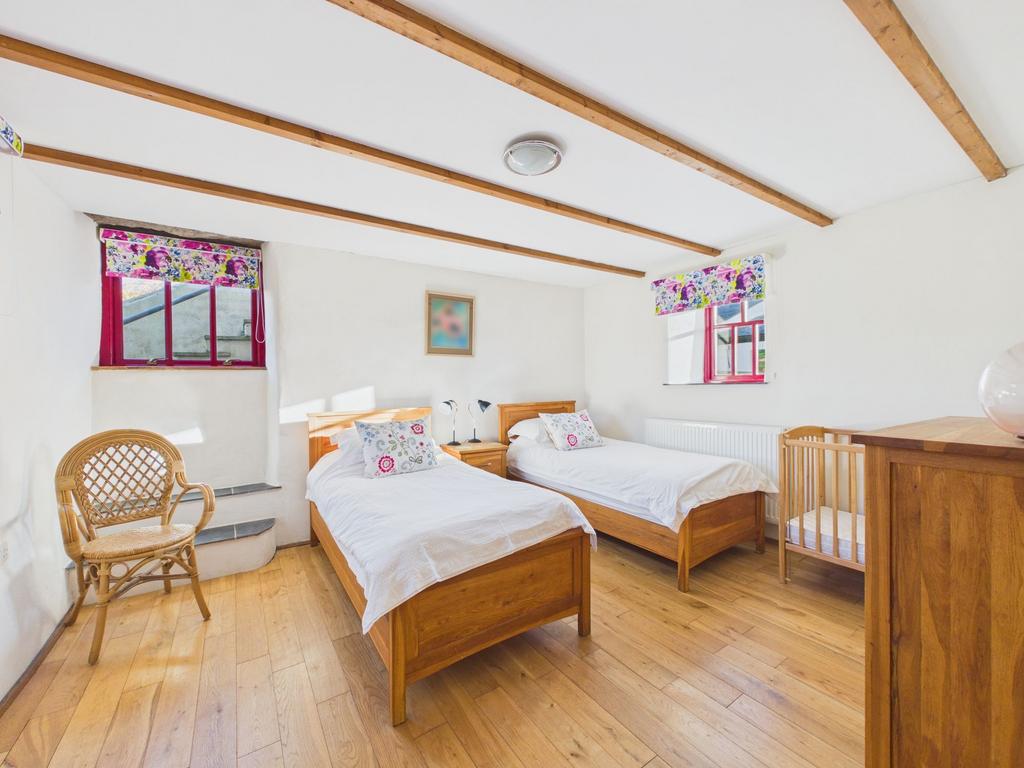 Bedroom 2 (Y Felin)