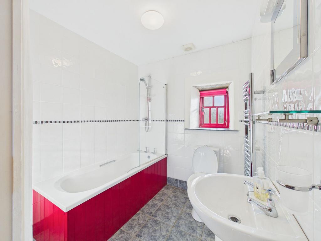 Bathroom (Y Felin)