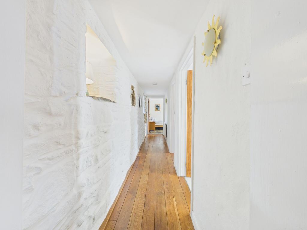 Hallway (Ty Gwartheg)