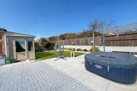 undefined, Bijou Close, Tiptree