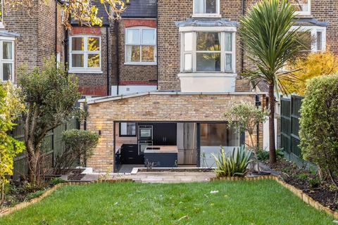 4 bedroom maisonette to rent, Hillfield Road, London, NW6